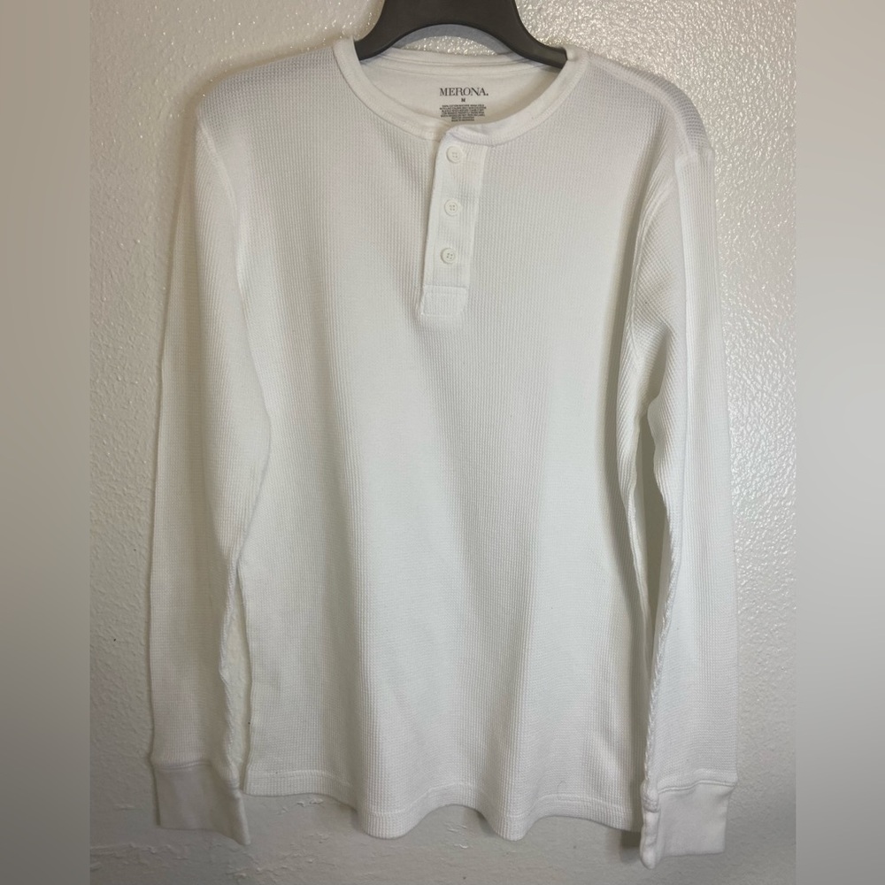 Men’s white Merona long sleeve ribbed sltly fitted Shirt size M great condition